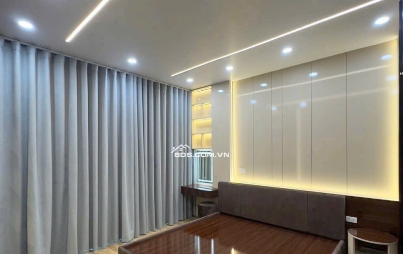 HUỲNH THÚC KHÁNG - PHÁO ĐÀI LÁNG: Nhà ~40m2, ngõ thông, Sáng đẹp - ở ngay, giá tốt!